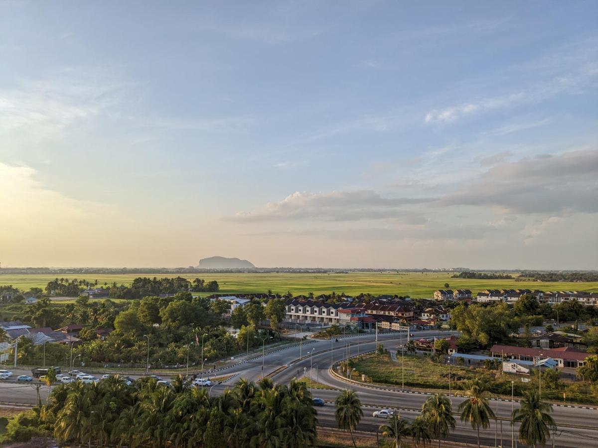 Alor Setar Imperio By Im Staycation 3Bedroom & Rooftop Pool Экстерьер фото