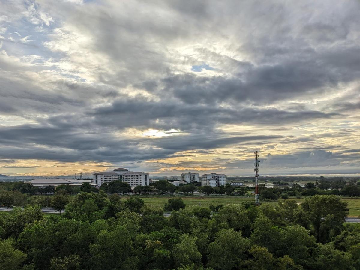 Alor Setar Imperio By Im Staycation 3Bedroom & Rooftop Pool Экстерьер фото